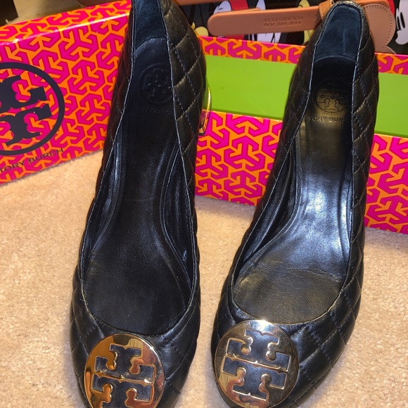 Tory Burch Maggie Black Quilted Pumps - Size 11 - Picture 6 of 13